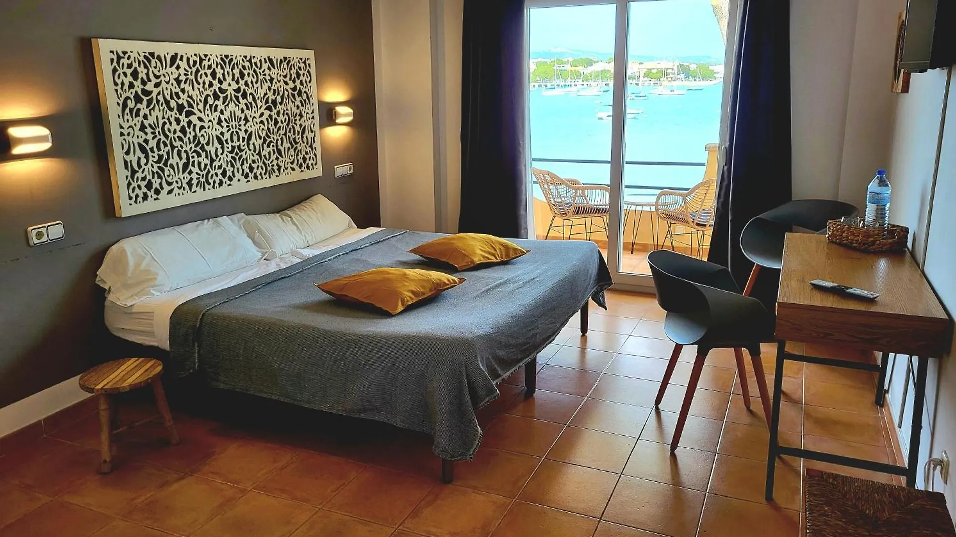 Hotel Hostal Bahia Azul Portocolom   Portocolom (Mallorca)